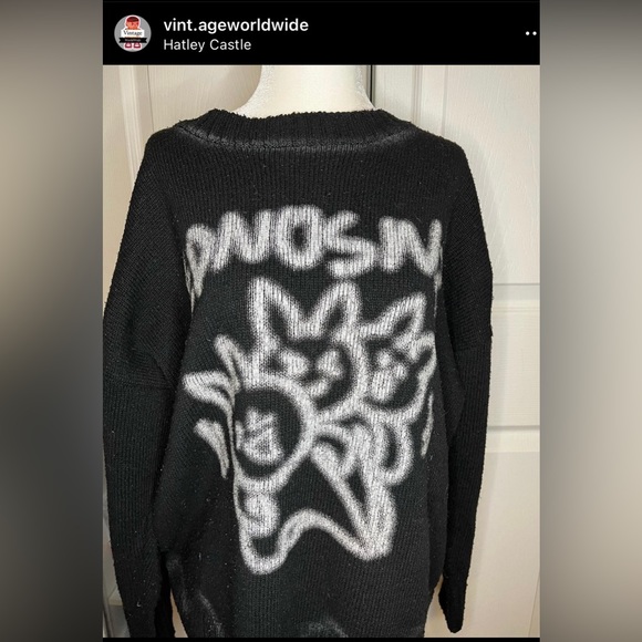 Very Cute Customized Bunny Spray Paint Crewneck Sweater. - Picture 1 of 3